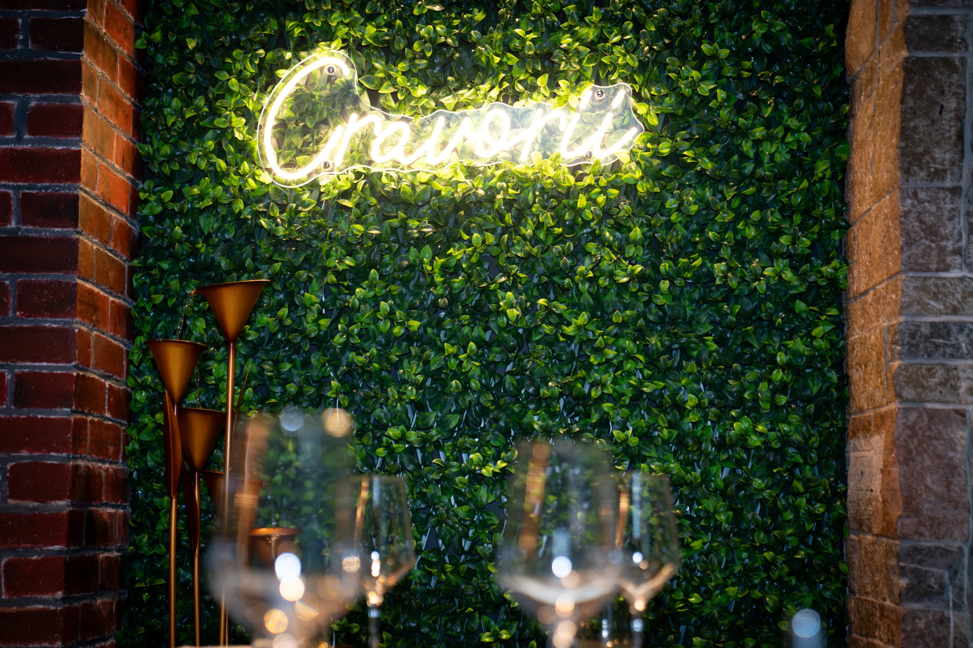 Cravorii neon sign