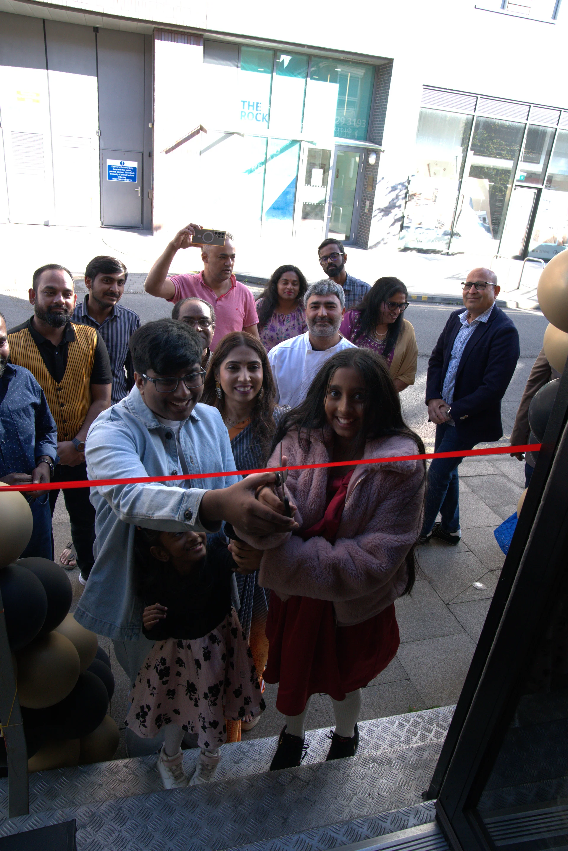 Cravorii ribbon cutting ceremony