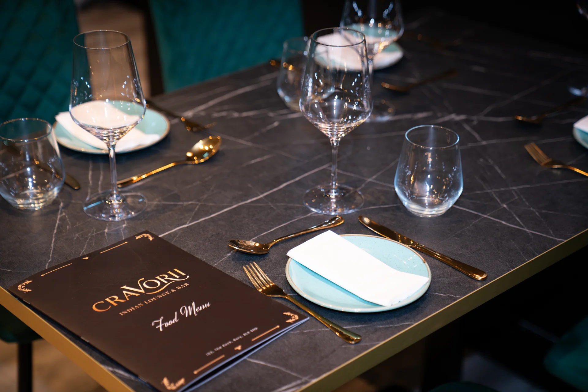 Cravorii catering service — elegantly set table
